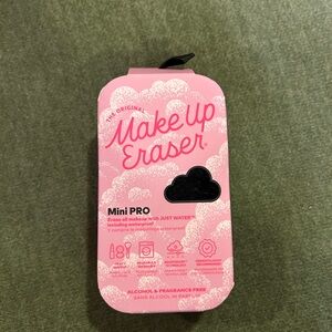NEW MAKEUP ERASER MINI PRO